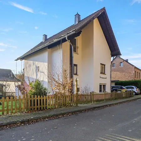 Appartement Feriewohnung Am Waldrand In Der Eifel